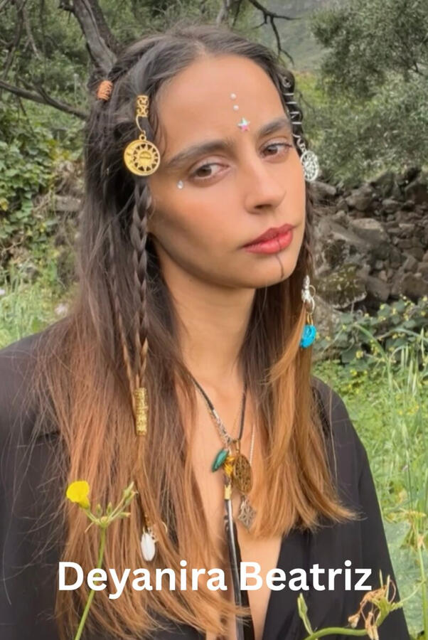 Deyanira Beatriz Deyanira Beatriz